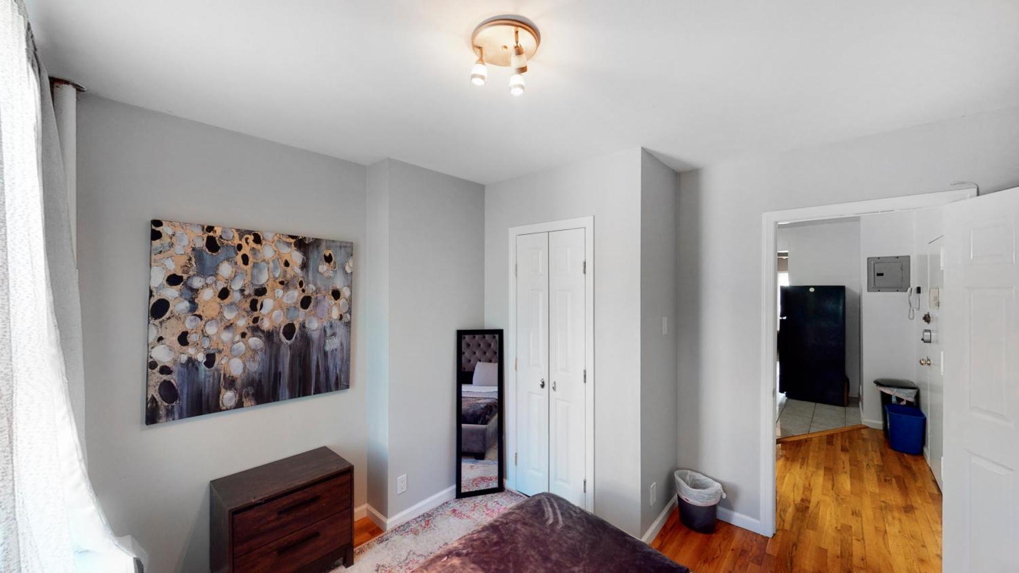 Apartment 2br Near Mount Sinai & Metropolitan Hospitals *
