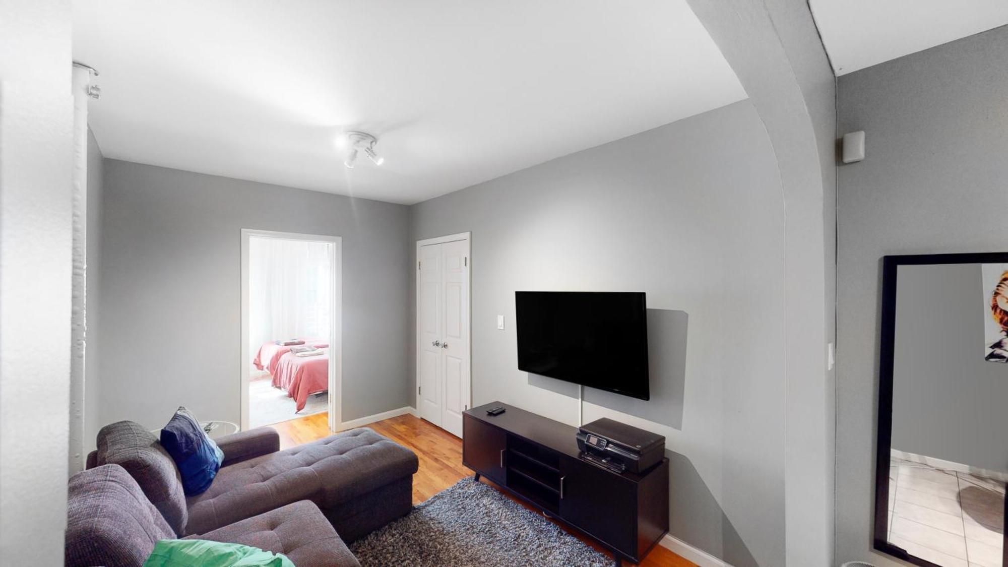 Apartment 2br Near Mount Sinai & Metropolitan Hospitals *